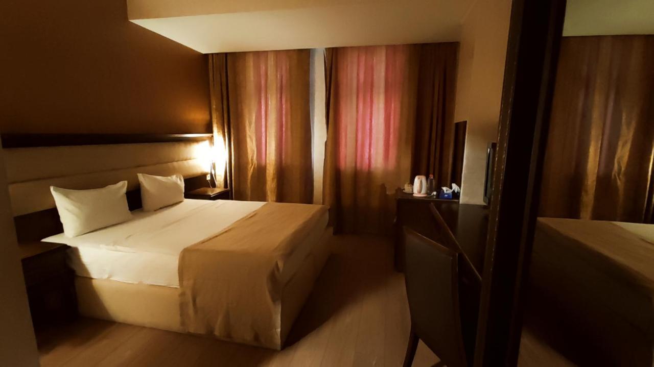 Smith'S Boutique Hotel Баку Екстериор снимка