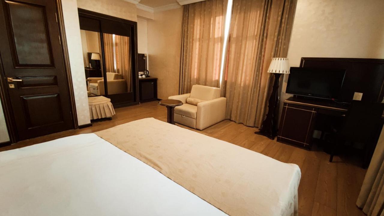 Smith'S Boutique Hotel Баку Екстериор снимка